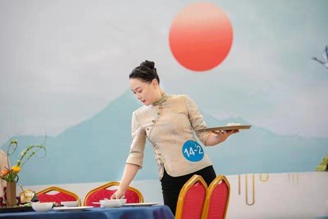 依托8868王者传奇回收版成为利物浦